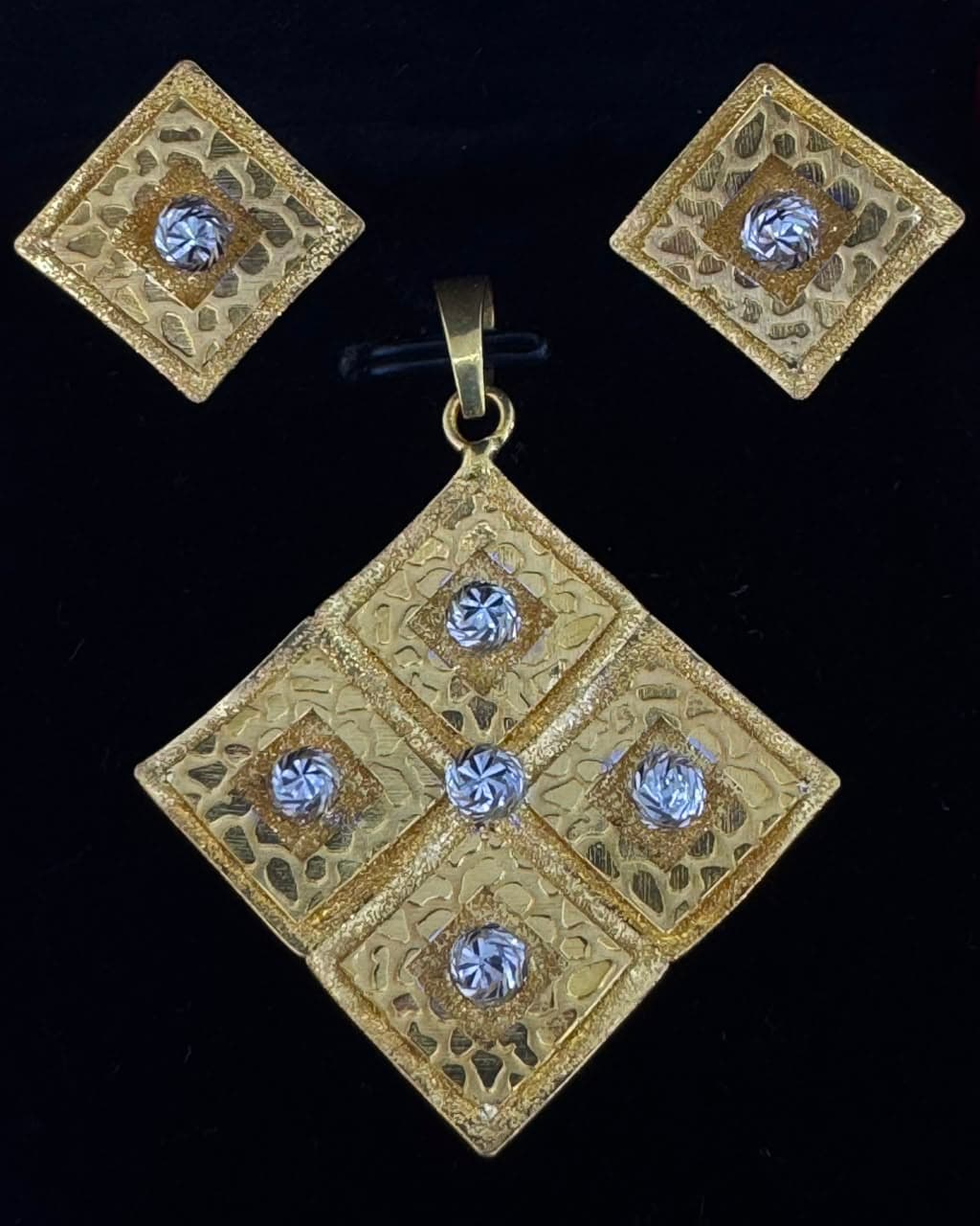 22K Diamond Prism Elegance Set - 22K purity gold 12.07