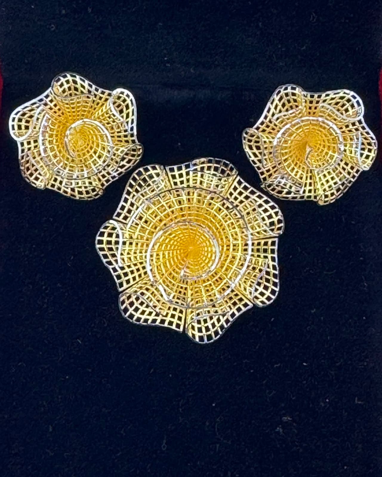 22K Golden Mesh Bloom Set - 22K purity gold 11.07