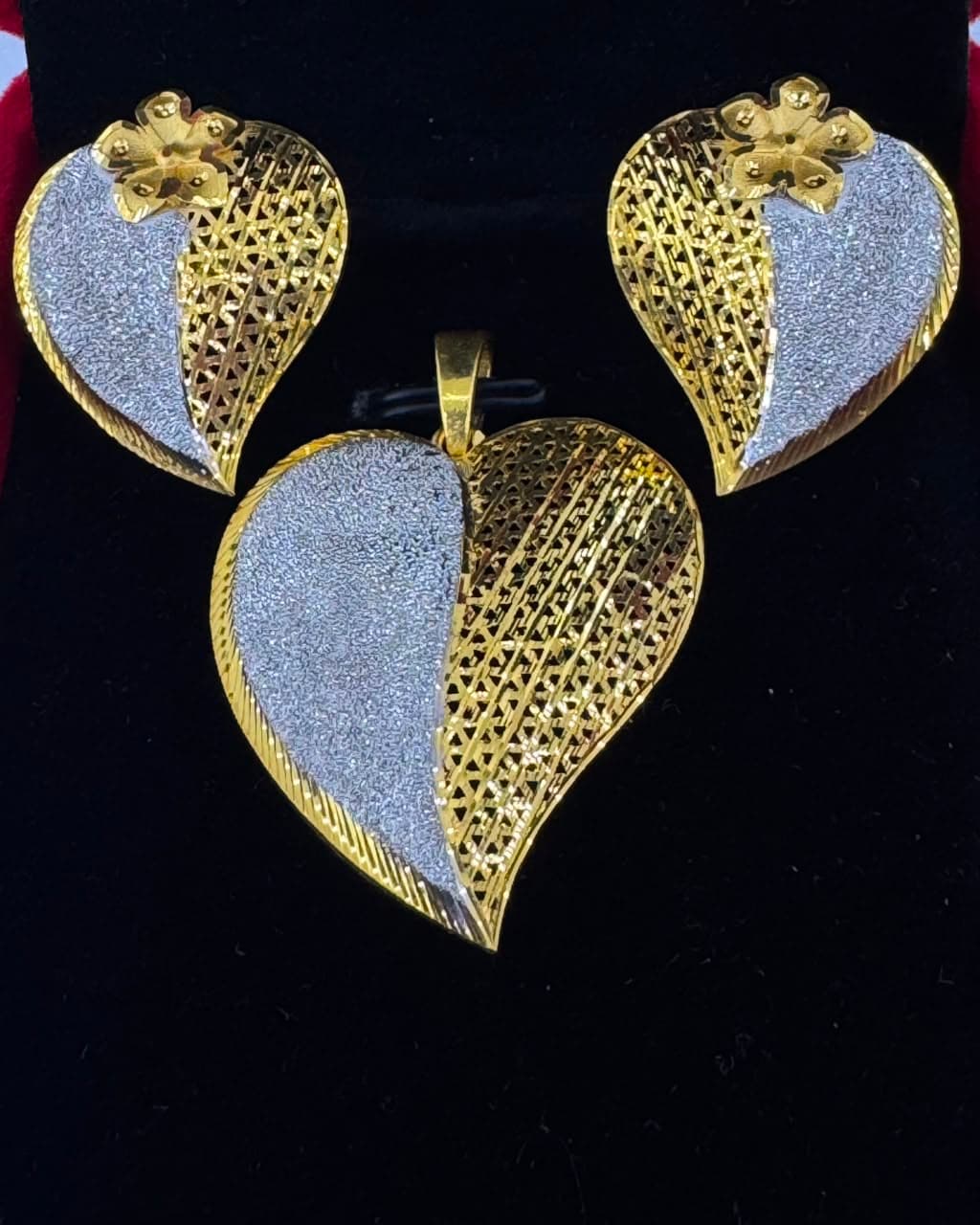 22K Heart Radiance Dual‑Tone Set - 22K purity gold 10.34