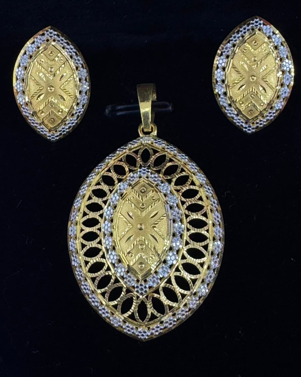 22K Regal Oval Filigree Set - 22K purity gold 10.17