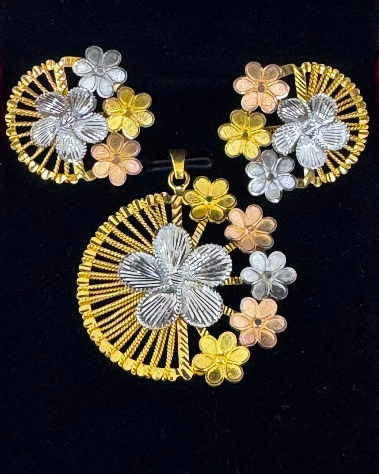 22K Tricolor Blossom Harmony Set - 22K purity gold 19.97