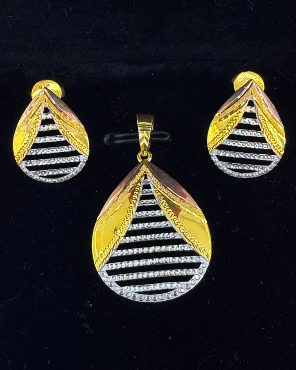 22K Tricolor Teardrop Harmony Set - 22K purity gold 6.53