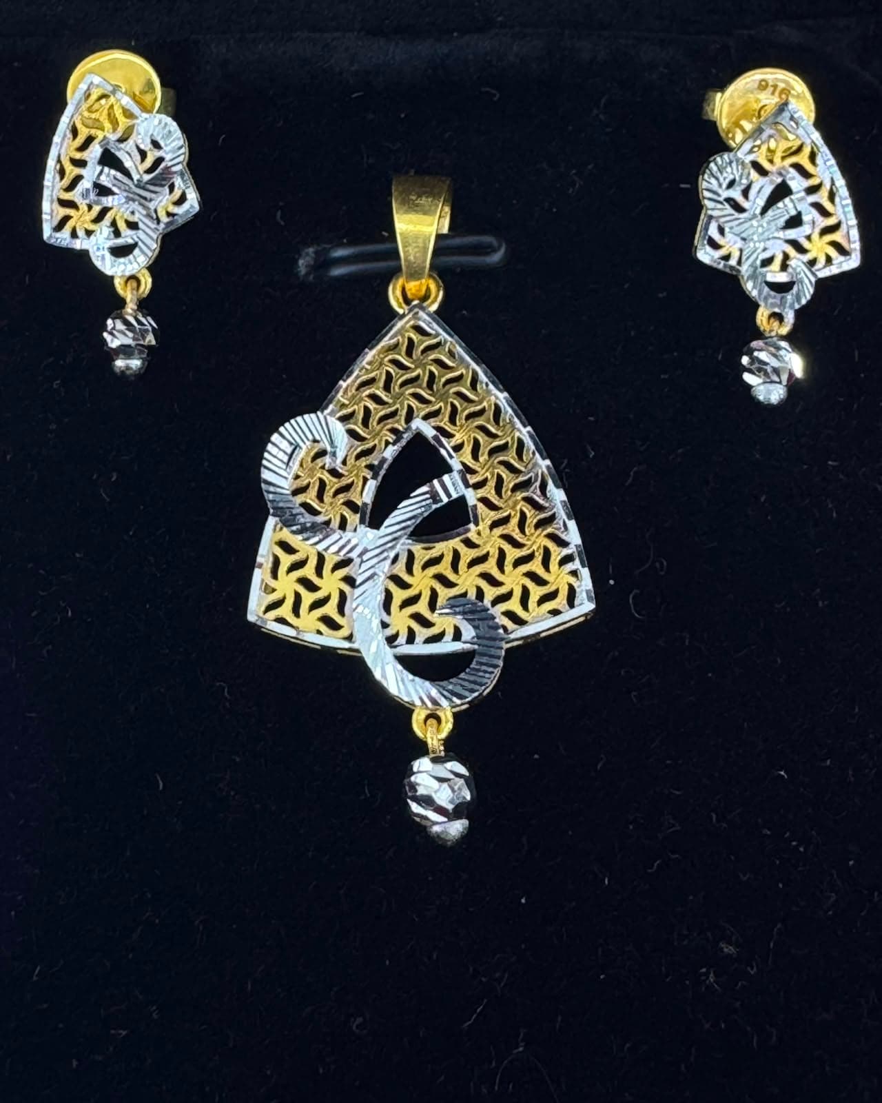 22K Tri‑Lattice Bloom Set - 22K purity gold 5.56